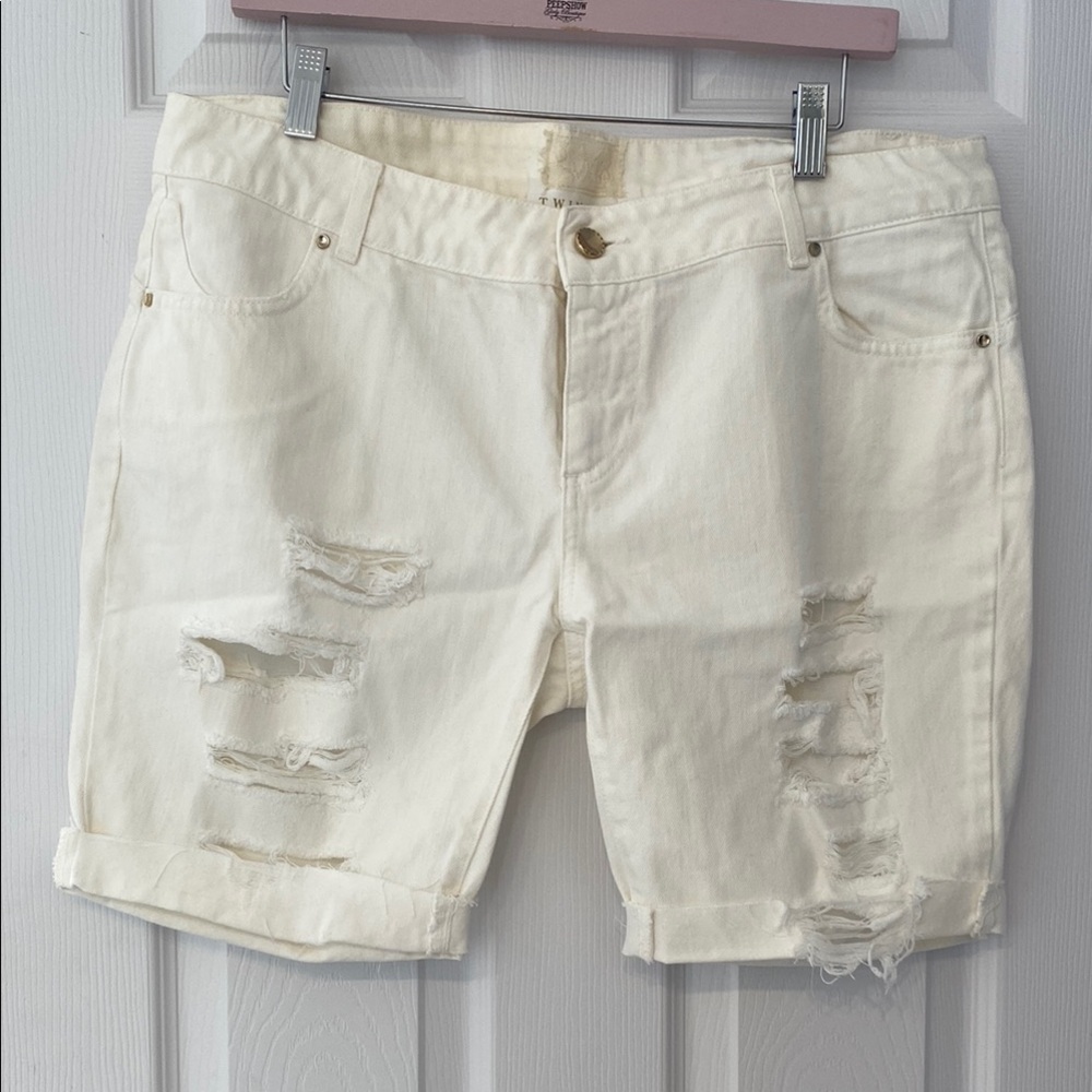Twin Set Cream Distressed Denim Shorts size 33 low rise